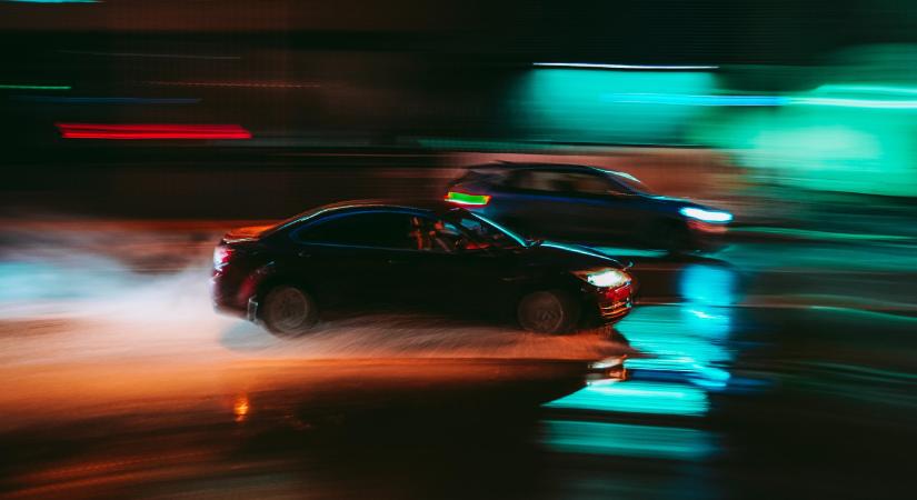 Driftelők szaggatták az aszfaltot, aztán jött a meglepetés