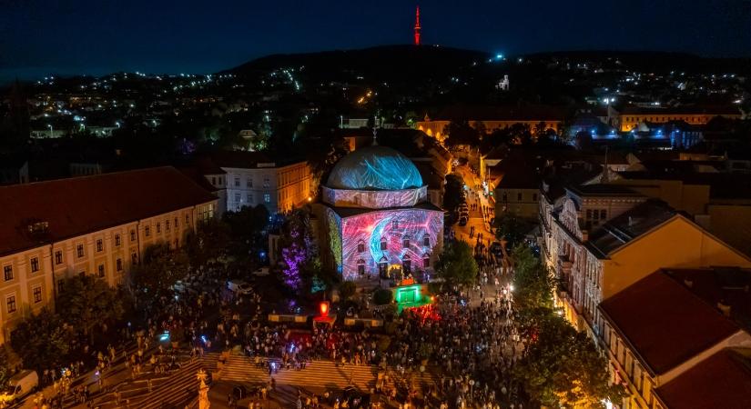 Július 3-án kezdődik a 9. Zsolnay Fényfesztivál Pécs belvárosában és a Zsolnay Negyedben