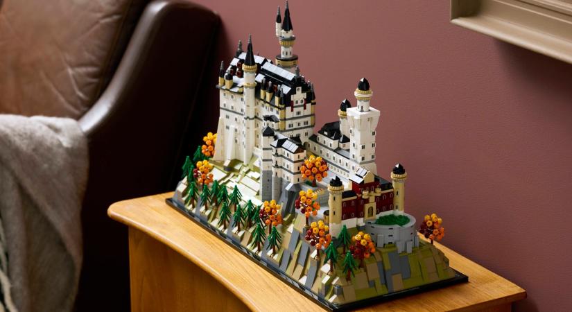 A legújabb bejelentett LEGO-szettel azt a kastélyt építhetjük meg, ami a Disney ikonikus logóját is megihlette