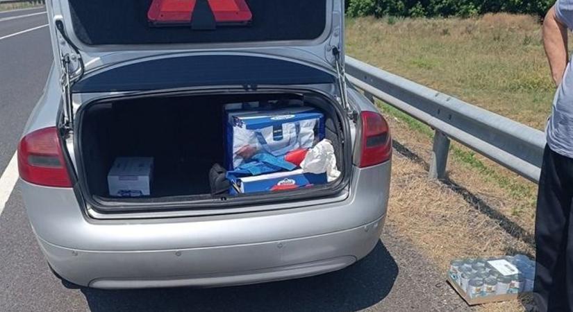 Ne már, tényleg ezzel volt tele a Záhony felé repesztő Audi? Most ütötte meg a NAV a lottóötöst! – fotókkal