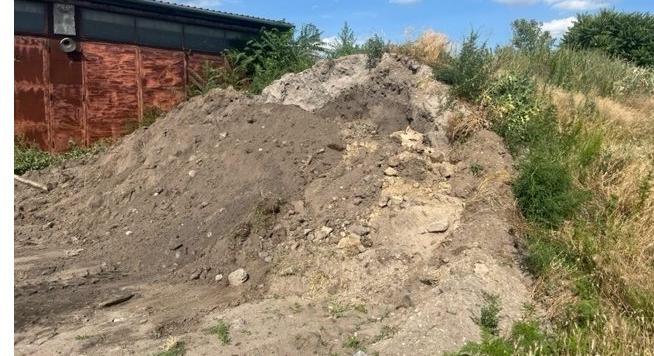 Beismerte tettét a férfi, aki munkagéppel barmolta szét a partifecskék költőhelyét – videó