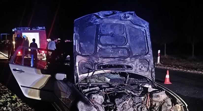 Majdnem bennégtek frissen vásárolt autójukban, amiből szinte semmi nem maradt – képekkel, videóval