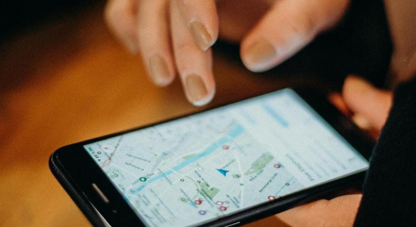 A Google Térképen leskelődnek utánad? Így tűntetheted el a házadat egy kattintással, és a szakértők is ezt javasolják