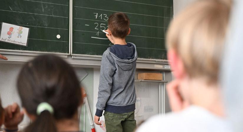11 milliárd forintot ad a kormány a pedagógusok teljesítmény-értékelésére, de nő a Nemzet Sportolóinak juttatása is