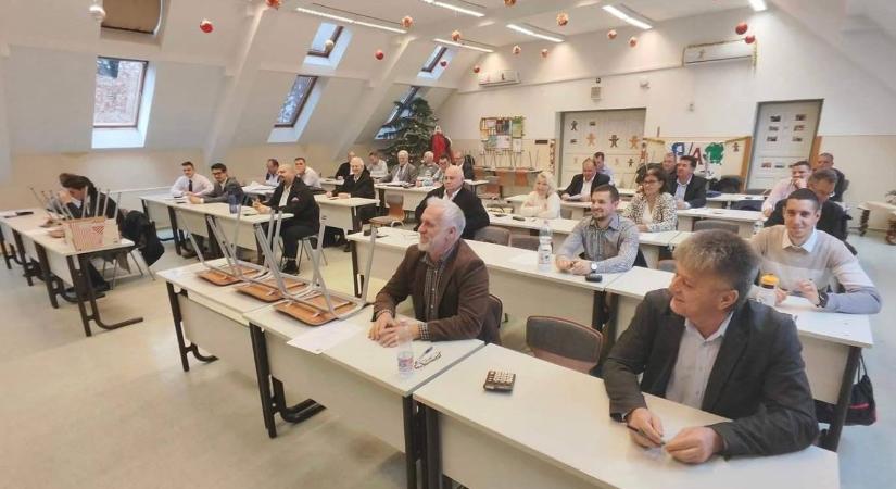 Széles képzési kínálattal várja a felnőtteket és diákokat a MEZGÉ