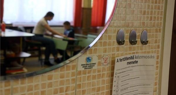 Pedagógusok teljesítményértékelése: döntött a kormány, ennyivel emelkedik a kiemelkedő tanárok bére