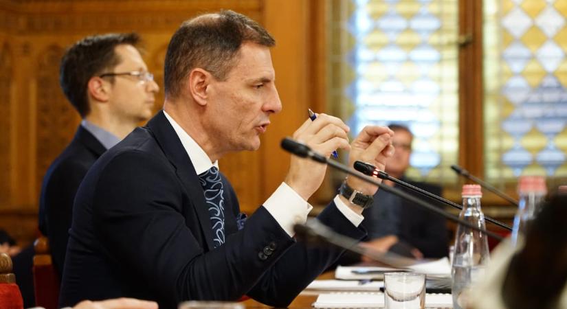 Kijelölte a kormány a minisztert, aki dönthet állampolgárság felfüggesztéséről