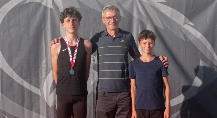Nagy melegben is villant egy pécsi érem