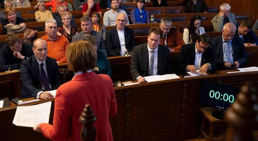 Ne habozzon! Mondja el a panaszát, tegye fel a kérdéseit