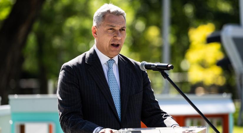 Orbán Viktor bejelentette, a nagy meleg miatt szünetre megy a Lázárinfó – Ősszel folytatják – videó