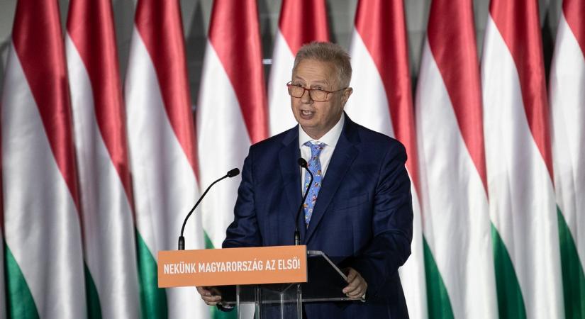Trócsányi László azt vallotta, hogy csak egyszer, minisztersége után beszélt Schadl-lal