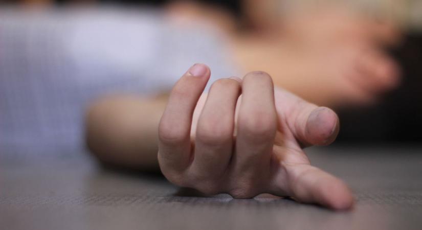 Halállistája élén az öccse állt, majd hetven késszúrással végzett vele