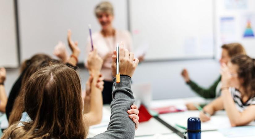 Pénzeső indul, tizenegymilliárdot kapnak a pedagógusok