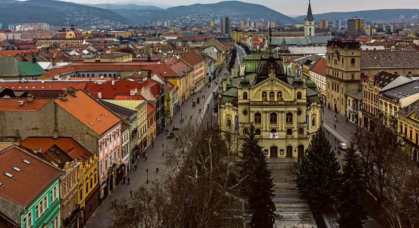 Kassa nem ért egyet a november 17-i munkaszüneti nap eltörlésével