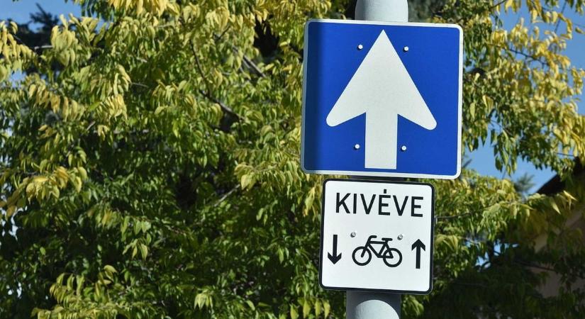 Egyirányú lesz egy utca a Balaton-parti városban