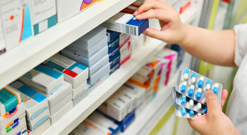 Itt a pontos lista: rengeteg gyógyszer ára csökken a patikákban mától