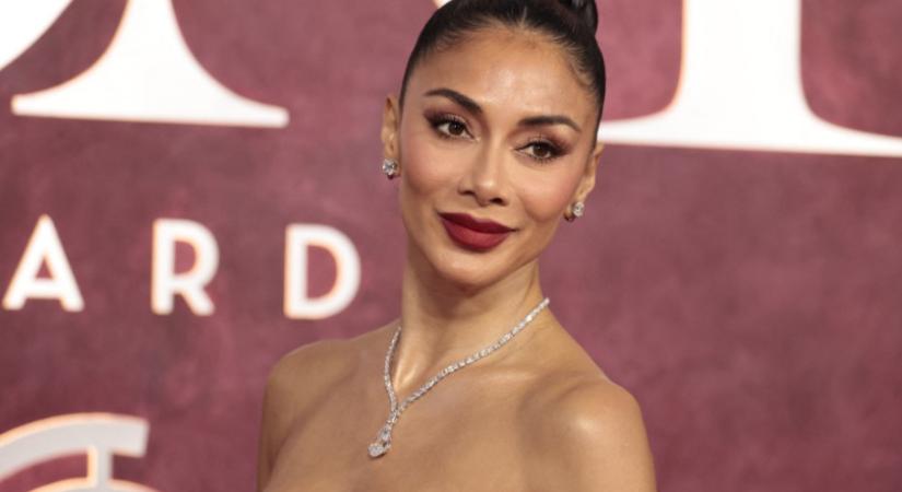 A 47 éves Nicole Scherzinger bikinis videóját imádják most az emberek