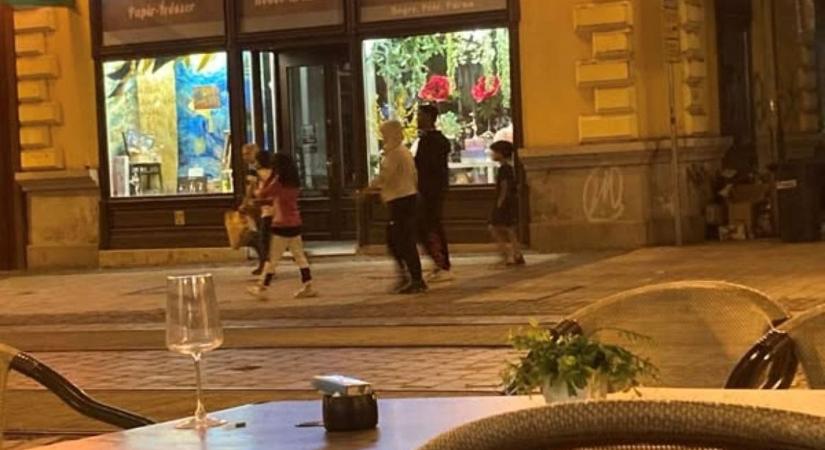 Megtámadták a babakocsit toló nőt a Miskolcot terrorizáló fiatalok!