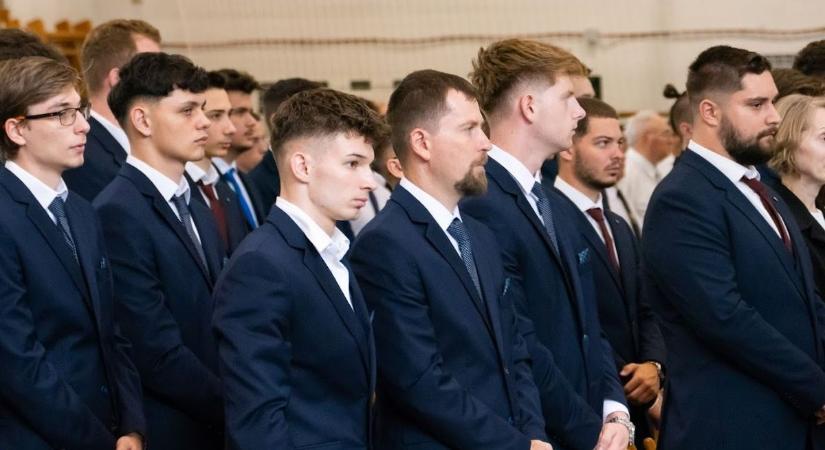 Leárult egy korszak, oklevelet kaptak a Mechwart technikusai – fotókkal