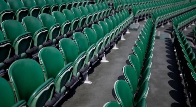 Wimbledon: megijedt egy nézőtől Putyinceva, meccs közben eltávolíttatta