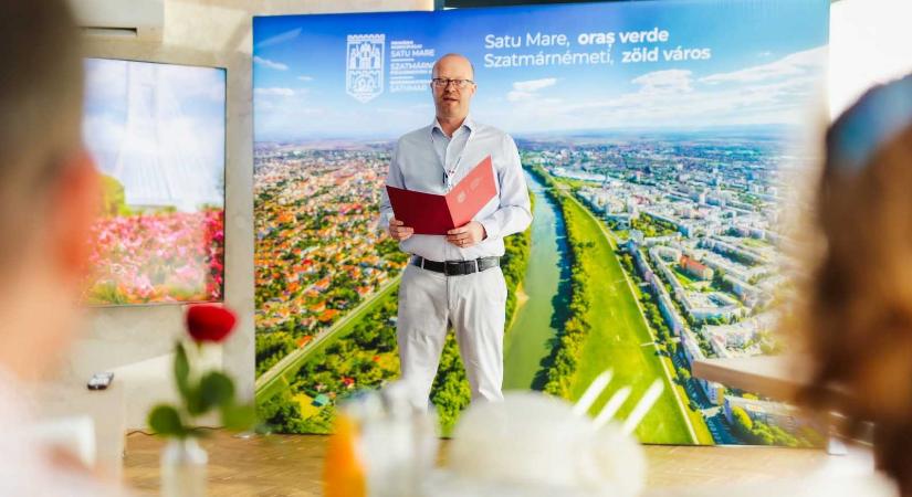 Apróban fizetné ki Kereskényi az Adrian Cozmának megítélt kártérítést