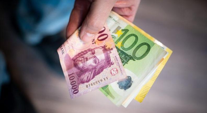 Gyengült a forint