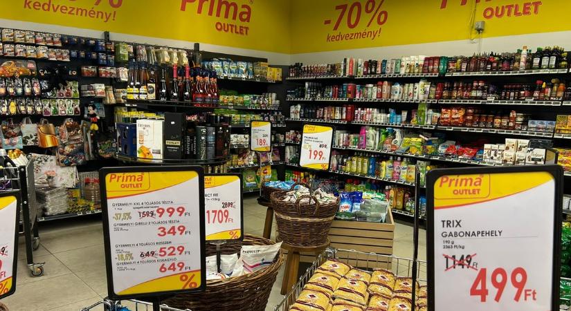 Már tudjuk, mi hiányzott! Élelmiszer outletet nyitott a magyar üzletlánc