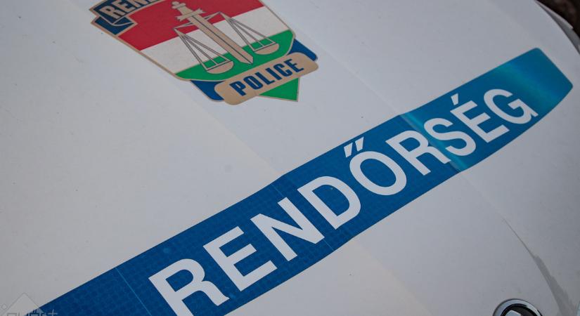 Két autó karambolozott az 1-es főúton