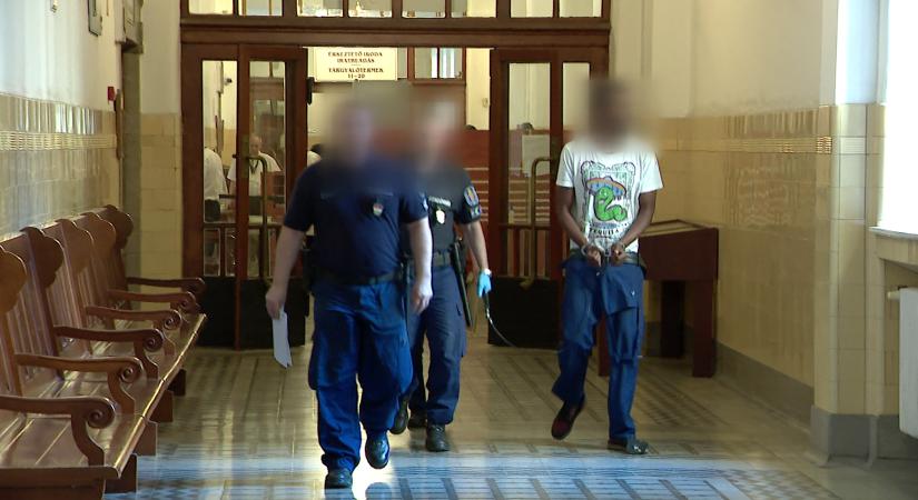 Akár három év börtönbüntetést is kaphat a gyerekek előtt önkielégítést végző férfi  videó