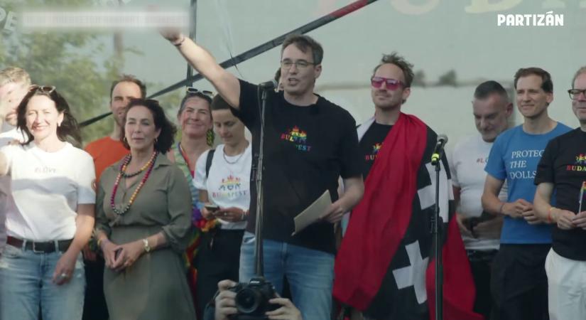 Antiszemita botrányok után náci karlendítés  videó