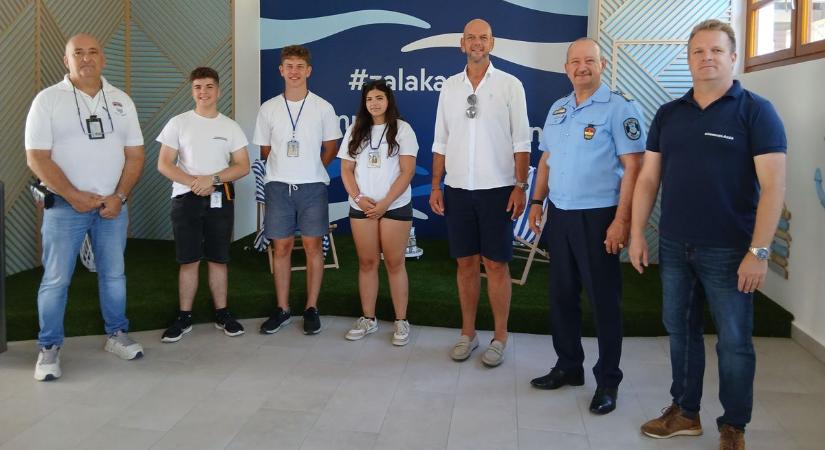 Bűnözők figyeltek a strandokon, de a fiatalok lebuktatták őket! Most is járőröznek