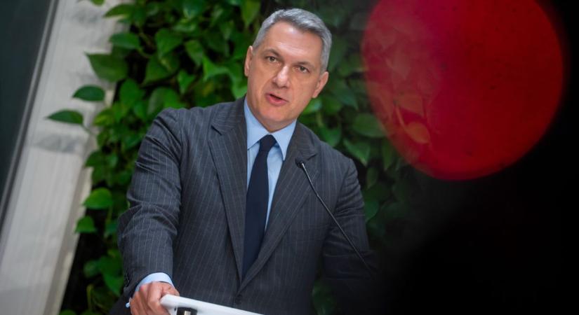 A Tisza Párt célkeresztjébe került a MÁV, Lázár János nem hagyta szó nélkül (videó)