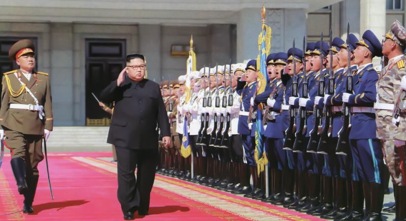 Kim Dzsongun személyesen búcsúztatta el az Ukrajnában elesett katonáit