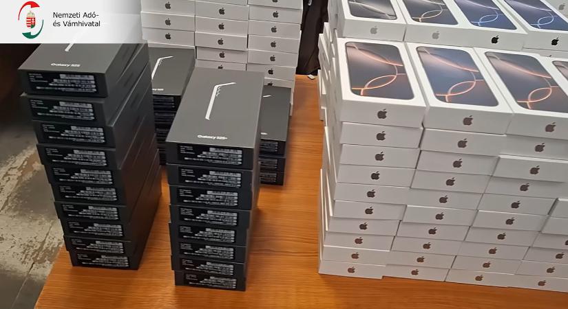 Több tucat mobiltelefont foglalt le a NAV egy ukrán férfitől