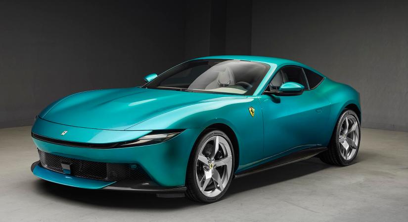 Amalfi néven érkezik a Ferrari új modellje, amivel a szélesebb rétegek felé nyitnak
