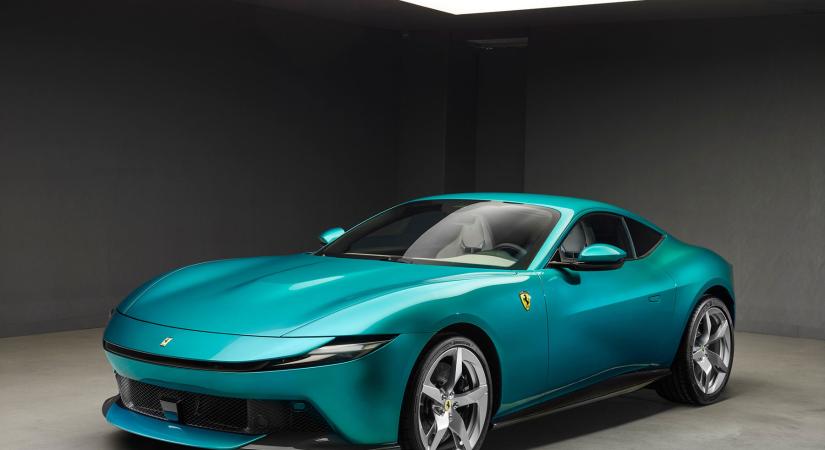 Ilyen testközelből a legolcsóbb új Ferrari