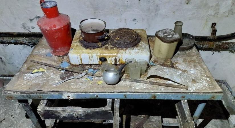 Bejutottak a Borsodban talált elhagyatott bunkerbe: ami a vasajtók mögött van, maga a nukleáris rémálom – fotókkal