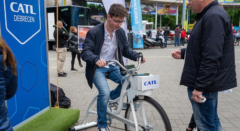 Kínaiakra cseréli magyar dolgozóit a CATL Debrecenben?