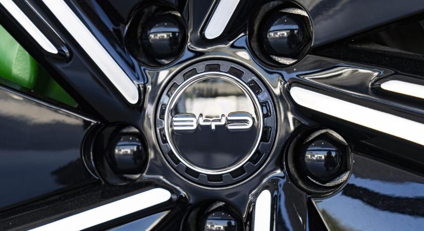 BYD: hiába a szuper árcsökkentési akciók, csökkent a hazai forgalom