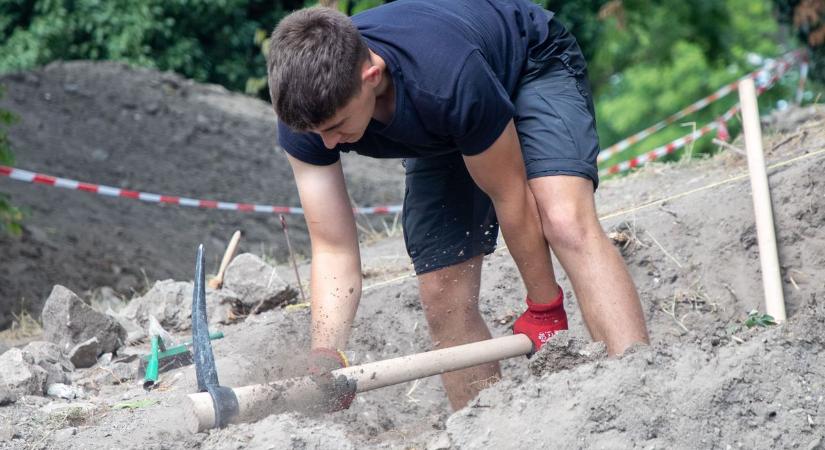 Elindult a nyári diákmunka Tatán – Már 73 fiatal kezdett dolgozni