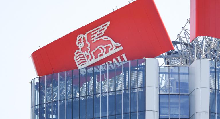 Összeroskadt a Generali-felirat Milánó egyik felhőkarcolóján, a hőség is állhat a háttérben