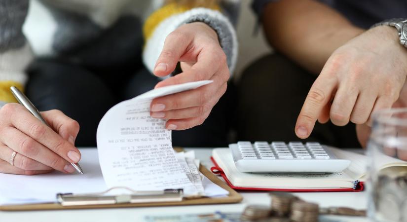 Ezek a települések segítik a családokat iskolakezdési támogatással