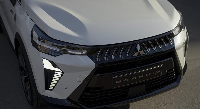 Itt a vadonatúj Mitsubishi Grandis, ami ismét egy átmaszkolt Renault