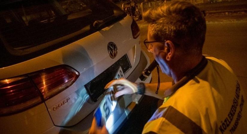 Viber-csoportos taxis hiénát fogtak az ellenőrök, azonnal elvették a rendszámát