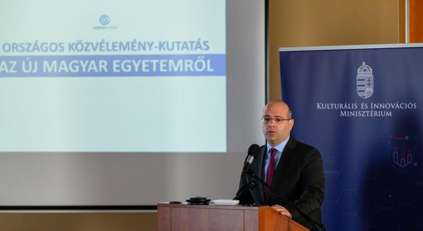 Mráz Ágoston Sámuel: Orbán garantálja a Fidesz egységét és ha hátralépne az ártana ennek a közösségnek