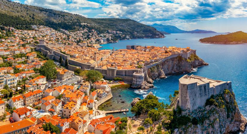 Egy búvár egy 18. századi hajóroncsot talált Dubrovnik partjainál