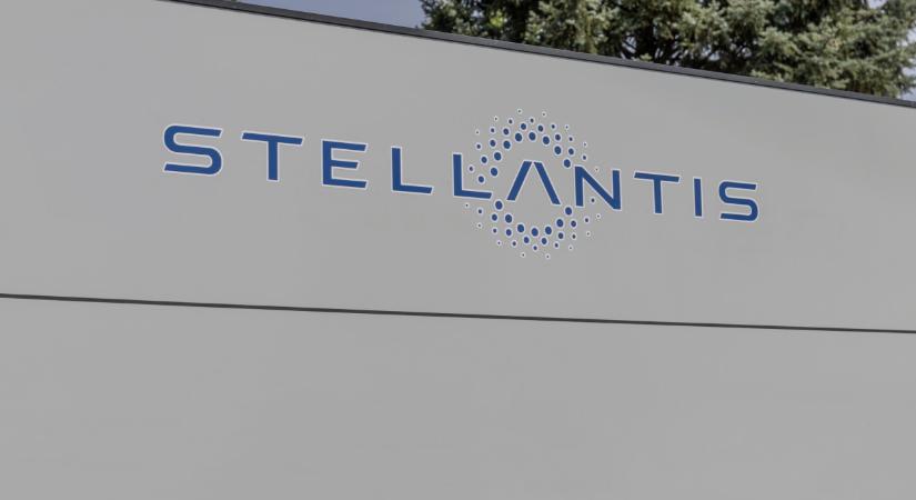 Óriási bajban az autóóriás: európai gyárbezárásokat lengetett be a Stellantis