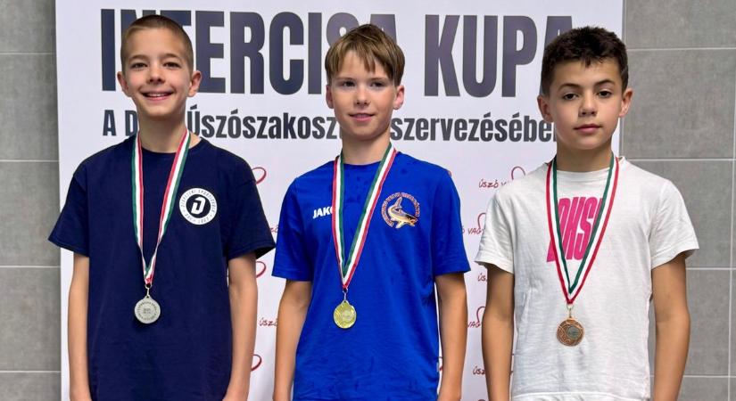 Közel félszáz medált nem tudtak elvinni Dunaújvárosból – galériával