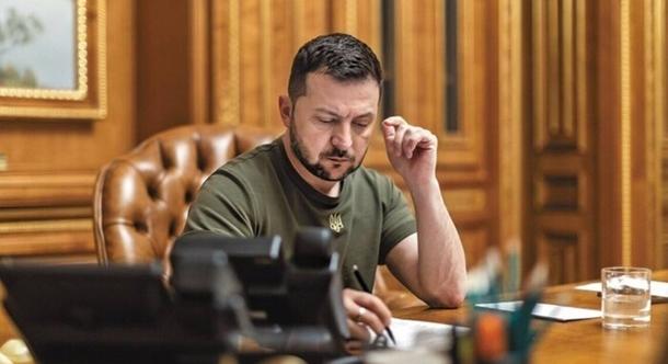 Zelenszkij a speciális hadbíróság létrehozásáról szóló dokumentum ratifikálását kezdeményezte