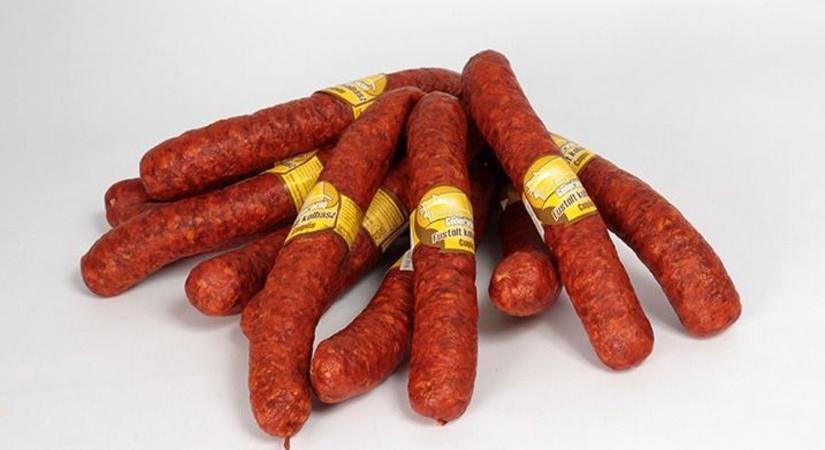 Vettél ilyen kolbászt? Nehogy egyél belőle, szalmonellás!
